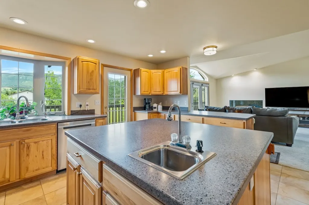 27 Beavertail Road Red Lodge MT 59068