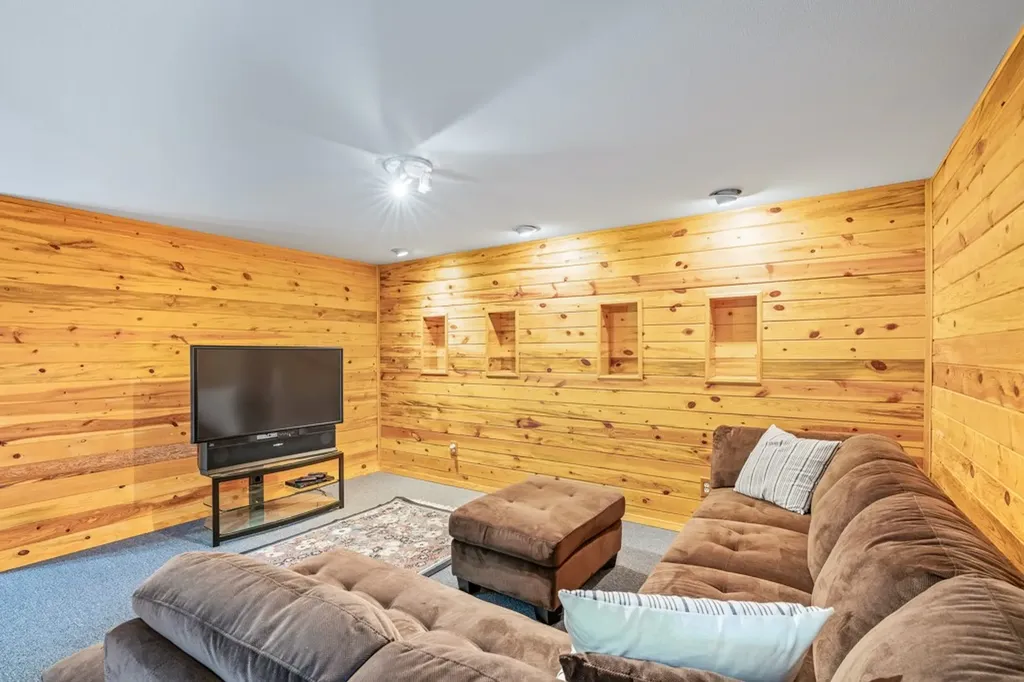27 Beavertail Road Red Lodge MT 59068