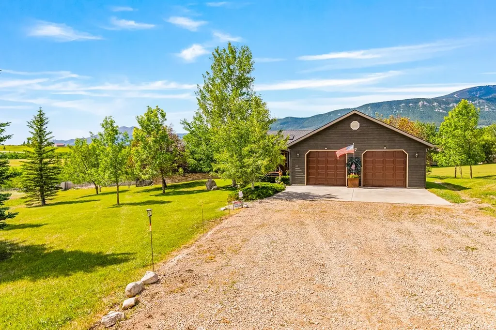 27 Beavertail Road Red Lodge MT 59068