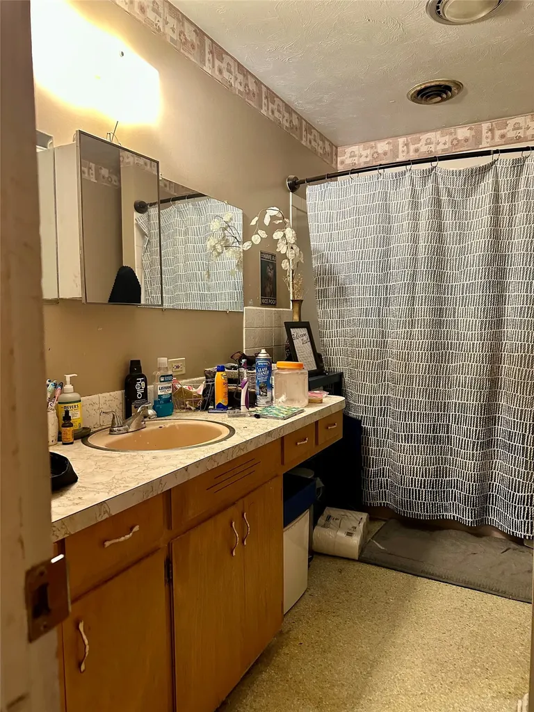 654 E Washington Street, 281 6th Avenue Kalispell MT 59901