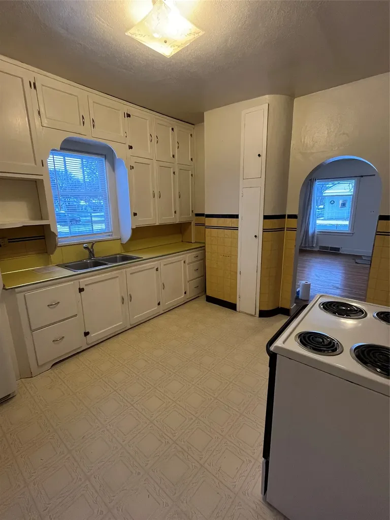 654 E Washington Street, 281 6th Avenue Kalispell MT 59901