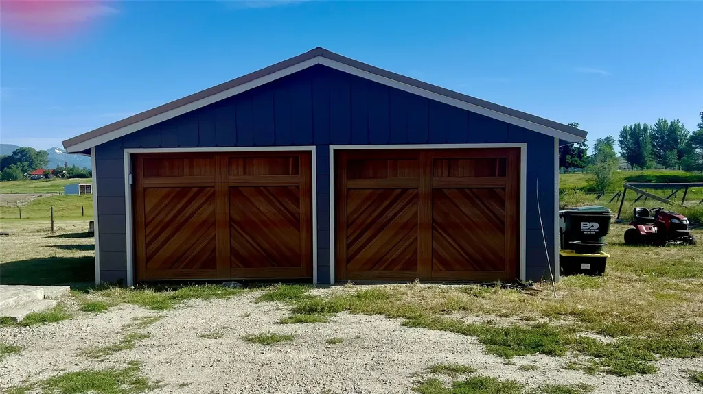 782 Quast Lane Corvallis MT 59828