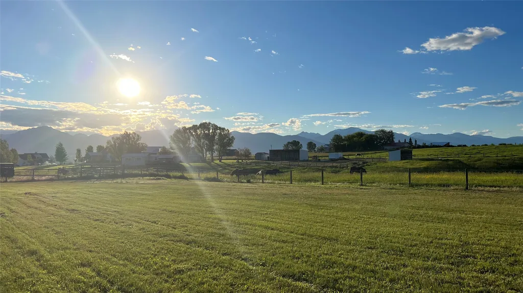 782 Quast Lane Corvallis MT 59828