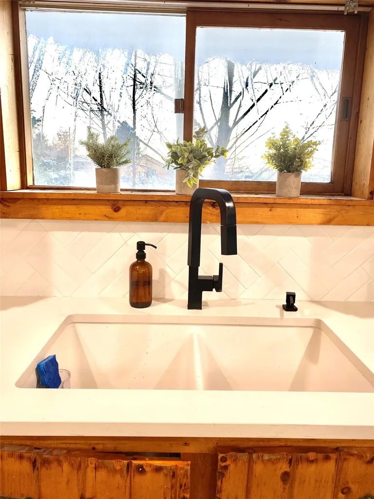 782 Quast Lane Corvallis MT 59828