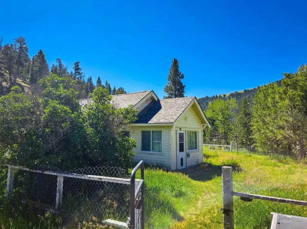 9319 Stemple Pass Road Lincoln MT 59639