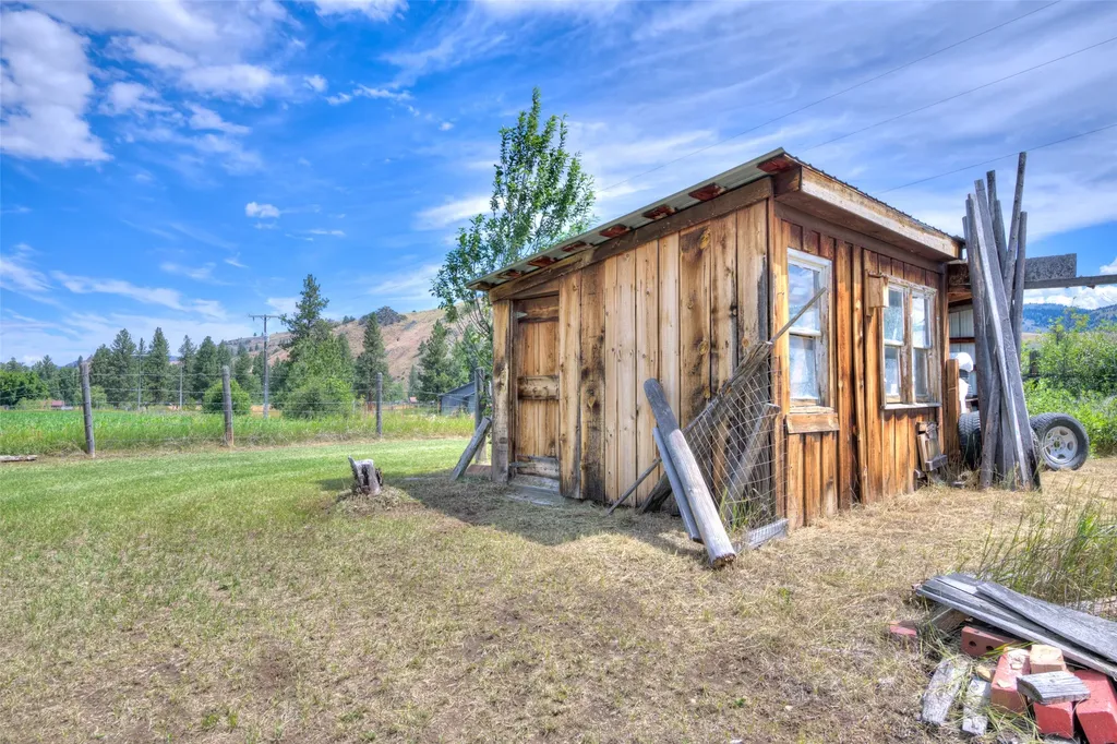3982 Us Highway 93 Darby MT 59829