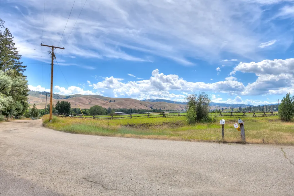 3982 Us Highway 93 Darby MT 59829