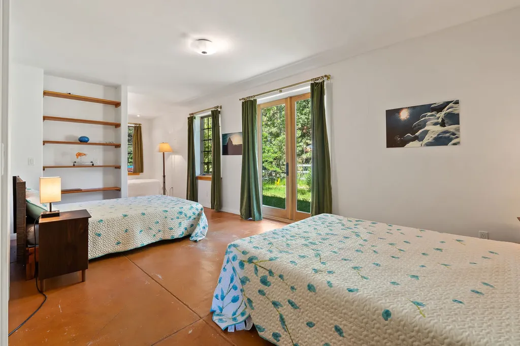 233 Coverdell Road Bigfork MT 59911