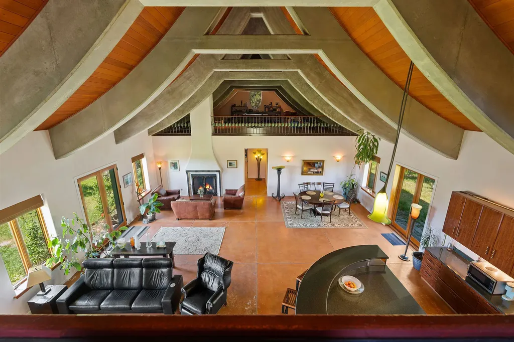 233 Coverdell Road Bigfork MT 59911
