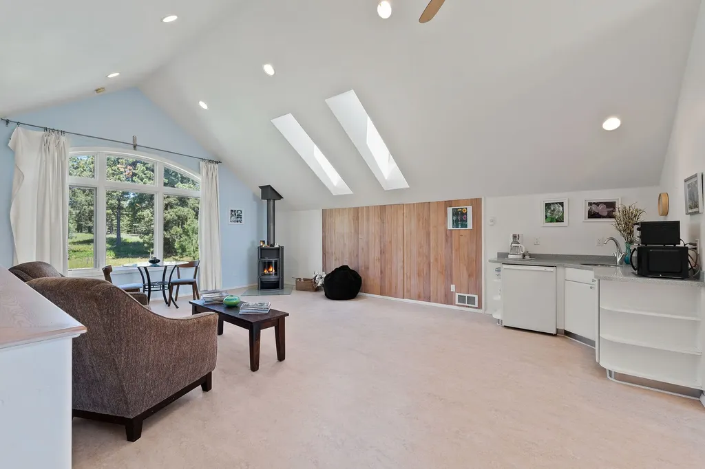 233 Coverdell Road Bigfork MT 59911