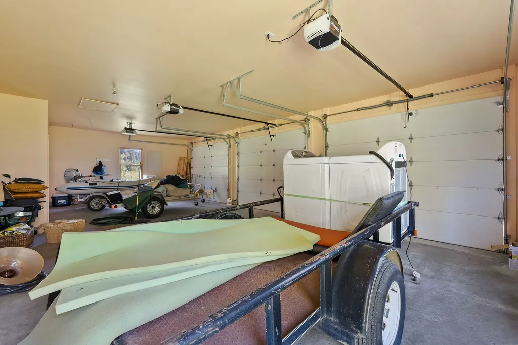 233 Coverdell Road Bigfork MT 59911