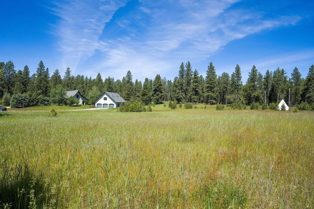 233 Coverdell Road Bigfork MT 59911