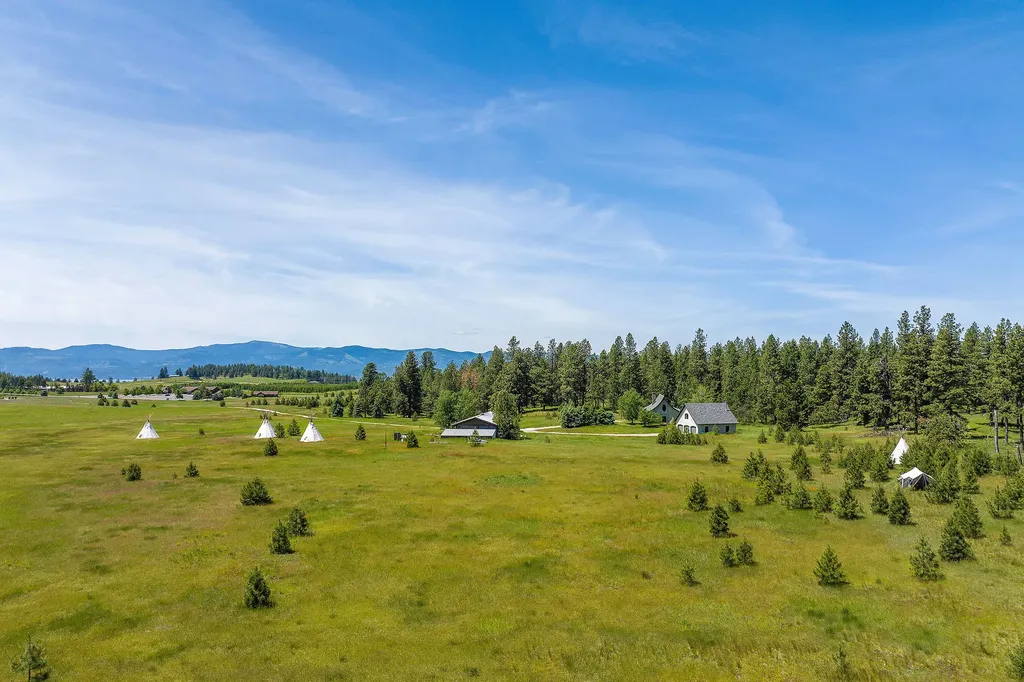 233 Coverdell Road Bigfork MT 59911