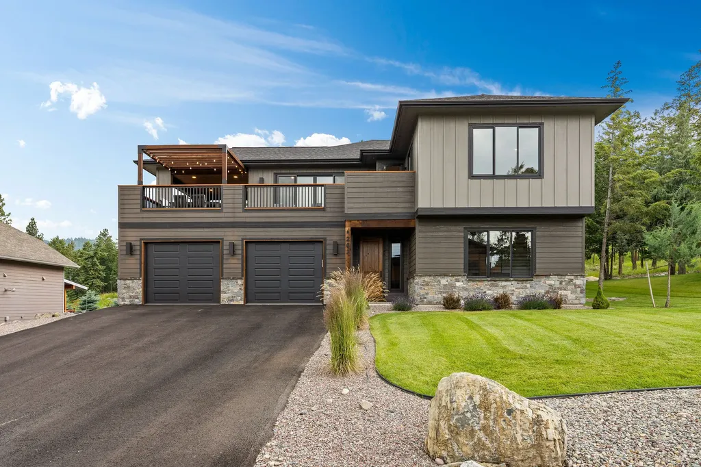 263 Spurwing Loop Lakeside MT 59922