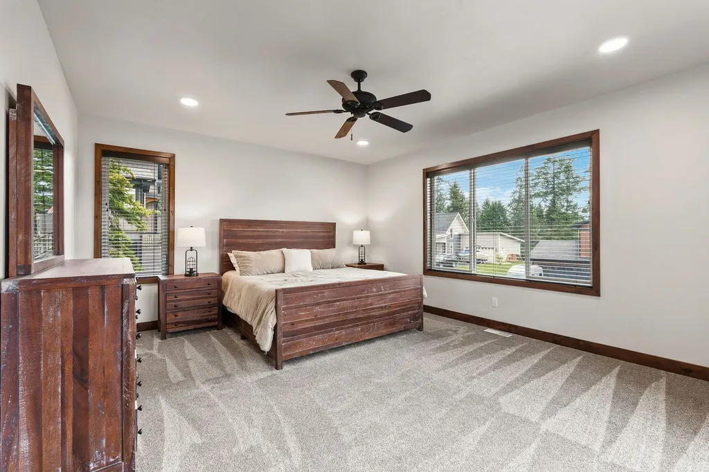 263 Spurwing Loop Lakeside MT 59922