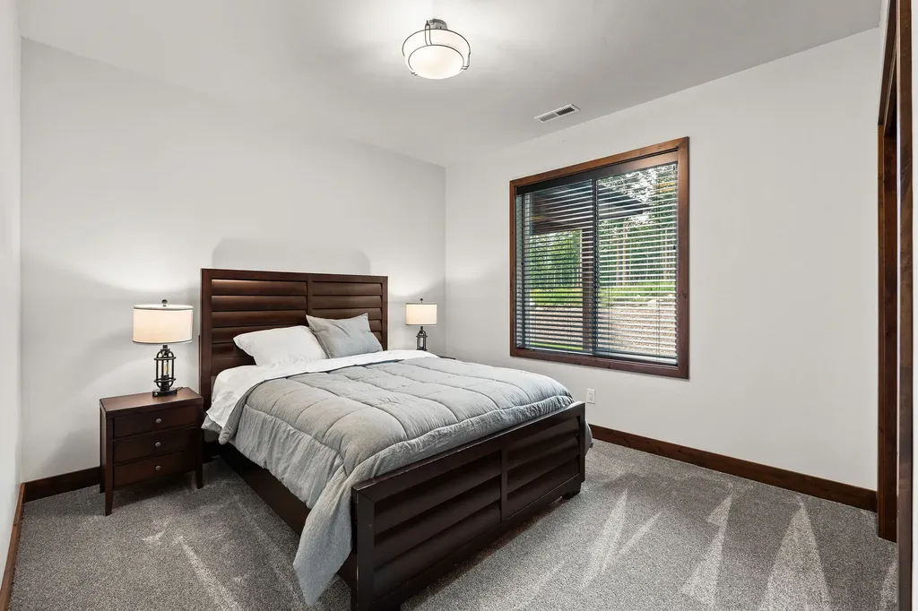 263 Spurwing Loop Lakeside MT 59922