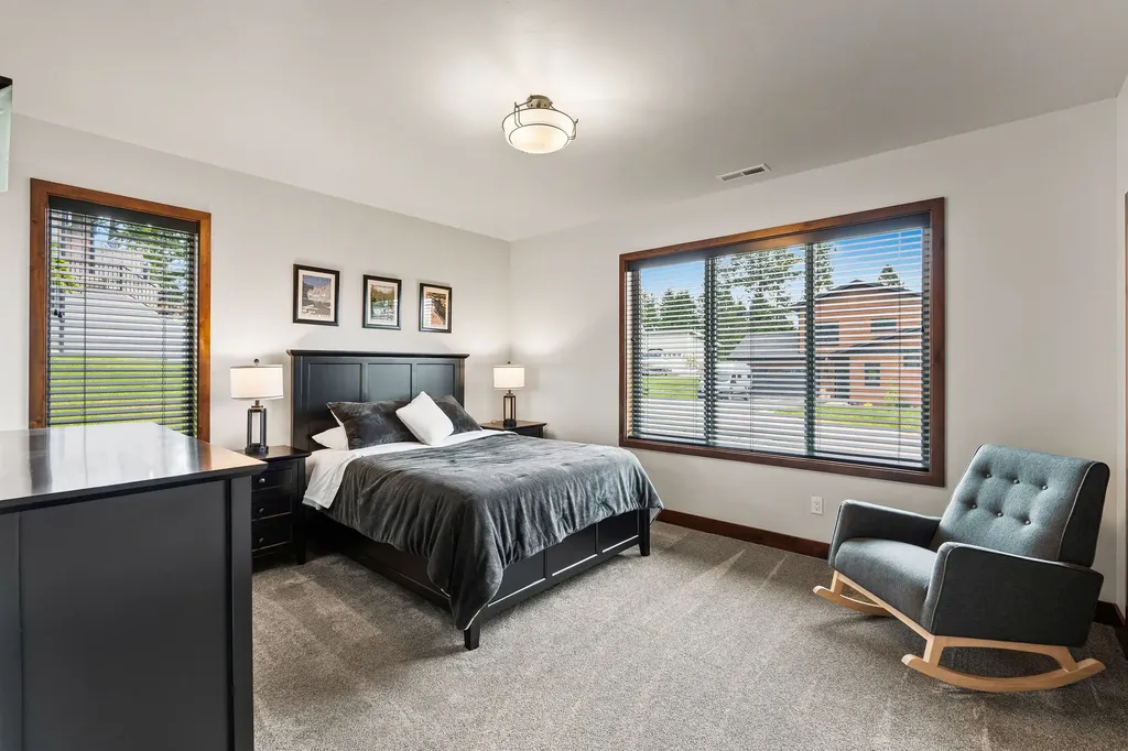 263 Spurwing Loop Lakeside MT 59922