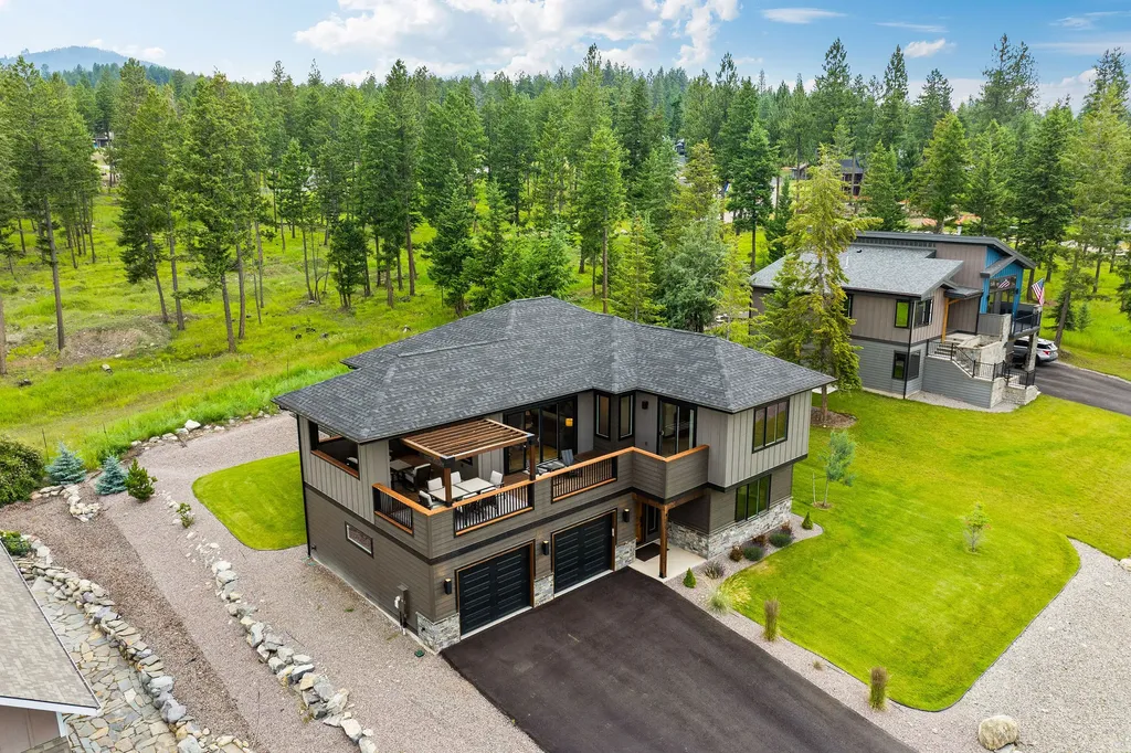 263 Spurwing Loop Lakeside MT 59922