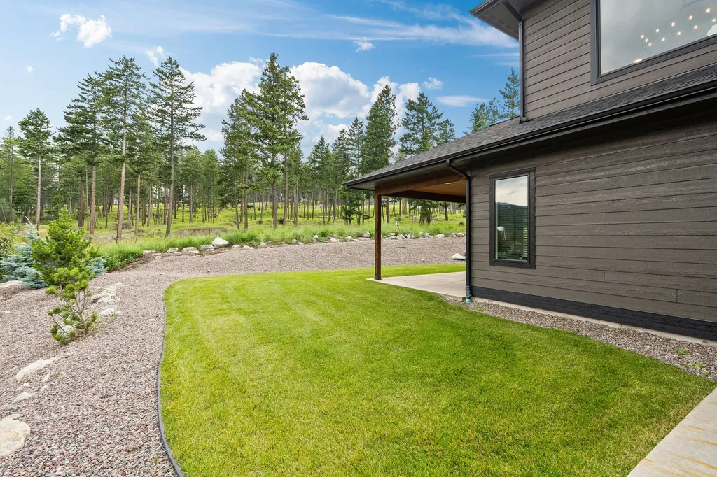 263 Spurwing Loop Lakeside MT 59922