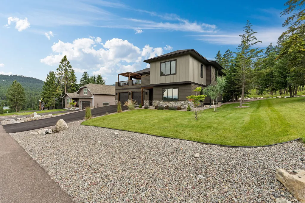 263 Spurwing Loop Lakeside MT 59922