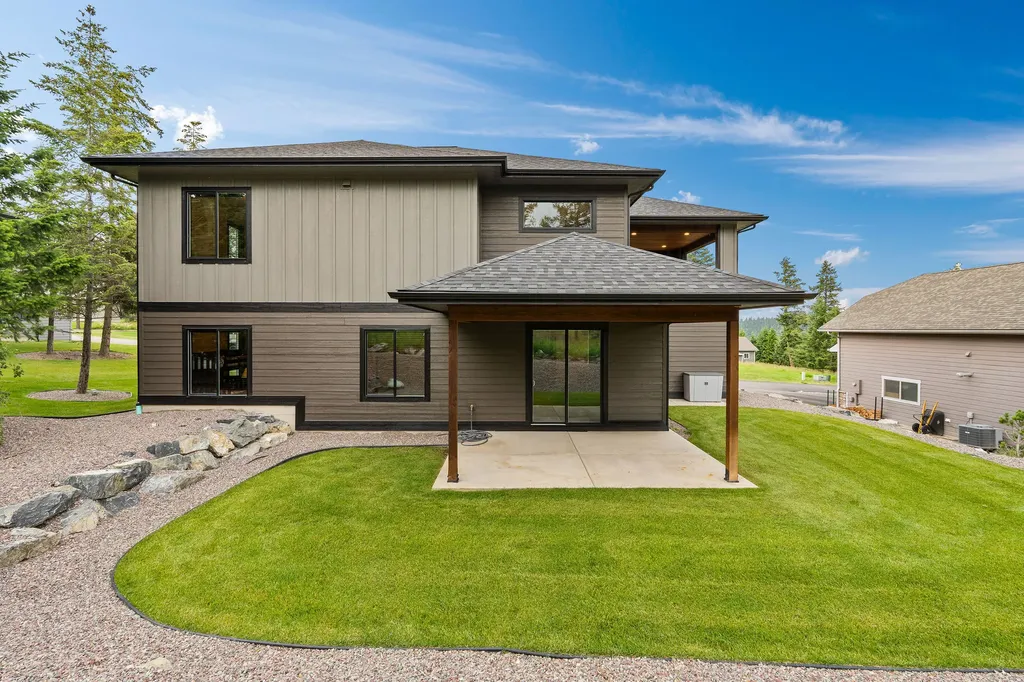 263 Spurwing Loop Lakeside MT 59922