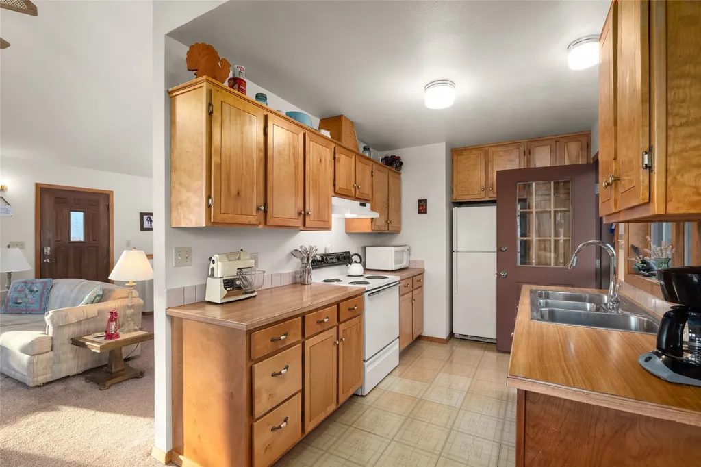 25777 Sunset Point Lane Polson MT 59860