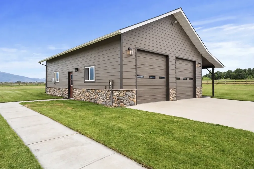 548 Pat Lane Stevensville MT 59870