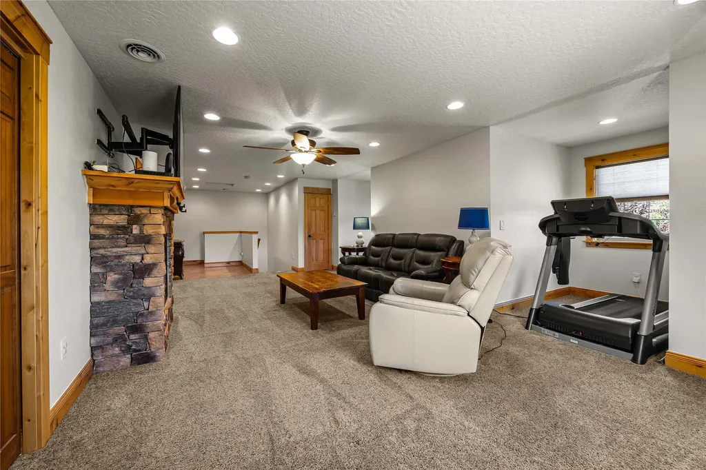 19820 Rambling Rose Lane Florence MT 59833