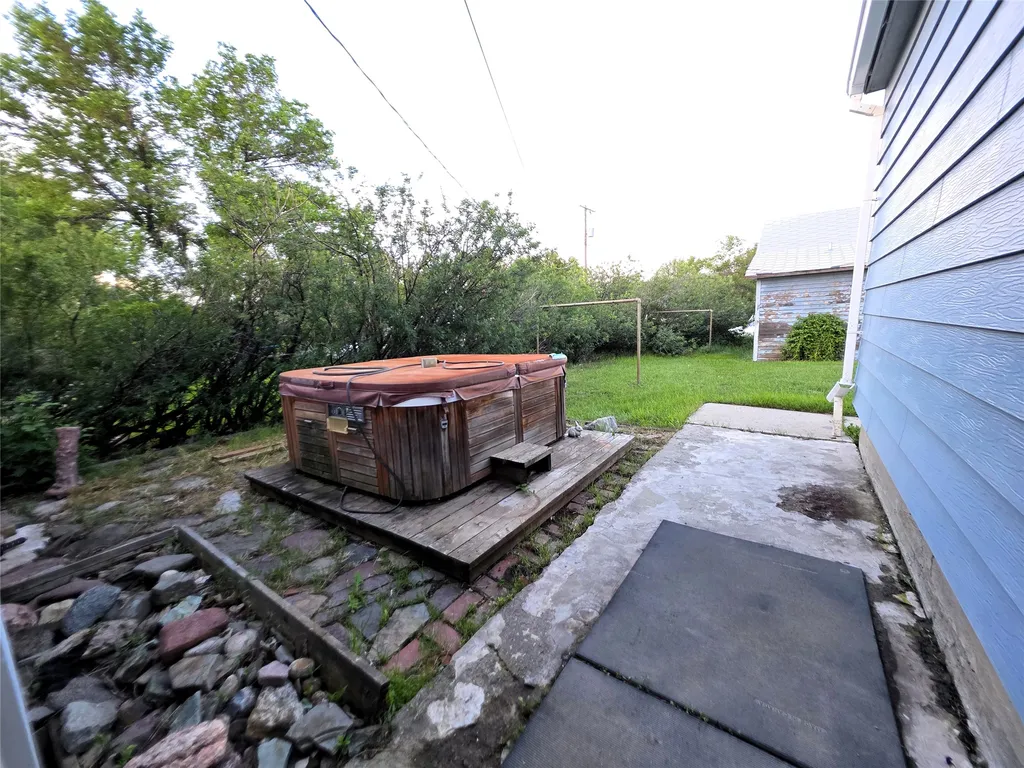 105 2nd Avenue NW Dutton MT 59433