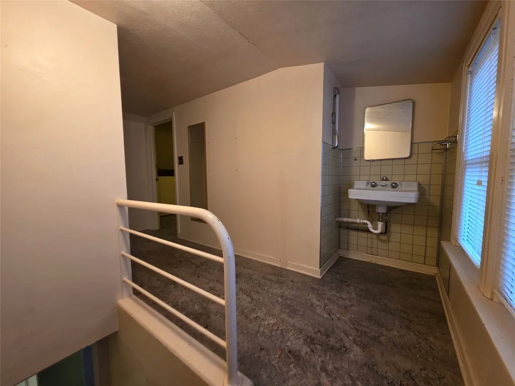 105 2nd Avenue NW Dutton MT 59433