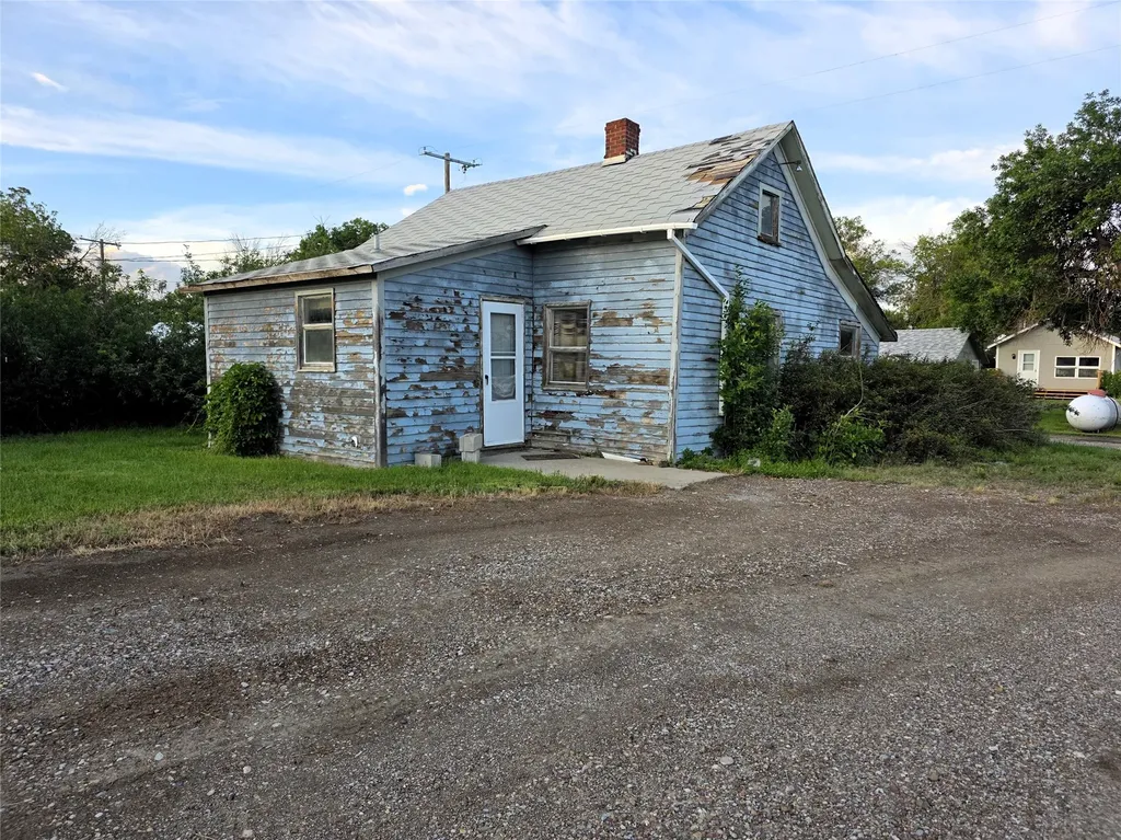 105 2nd Avenue NW Dutton MT 59433