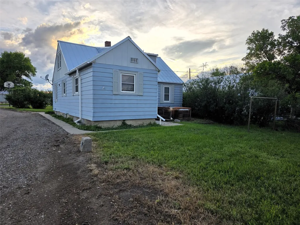 105 2nd Avenue NW Dutton MT 59433