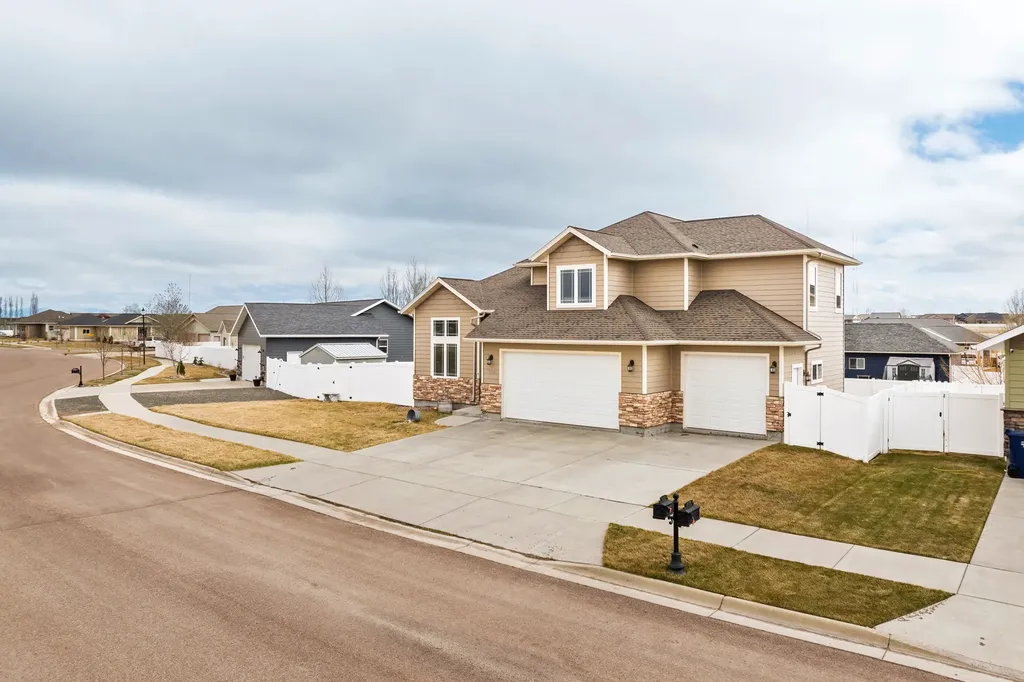 1012 46th Avenue NE Great Falls MT 59404