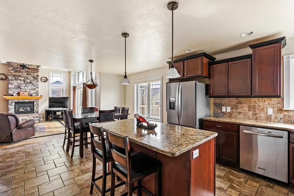 1012 46th Avenue NE Great Falls MT 59404