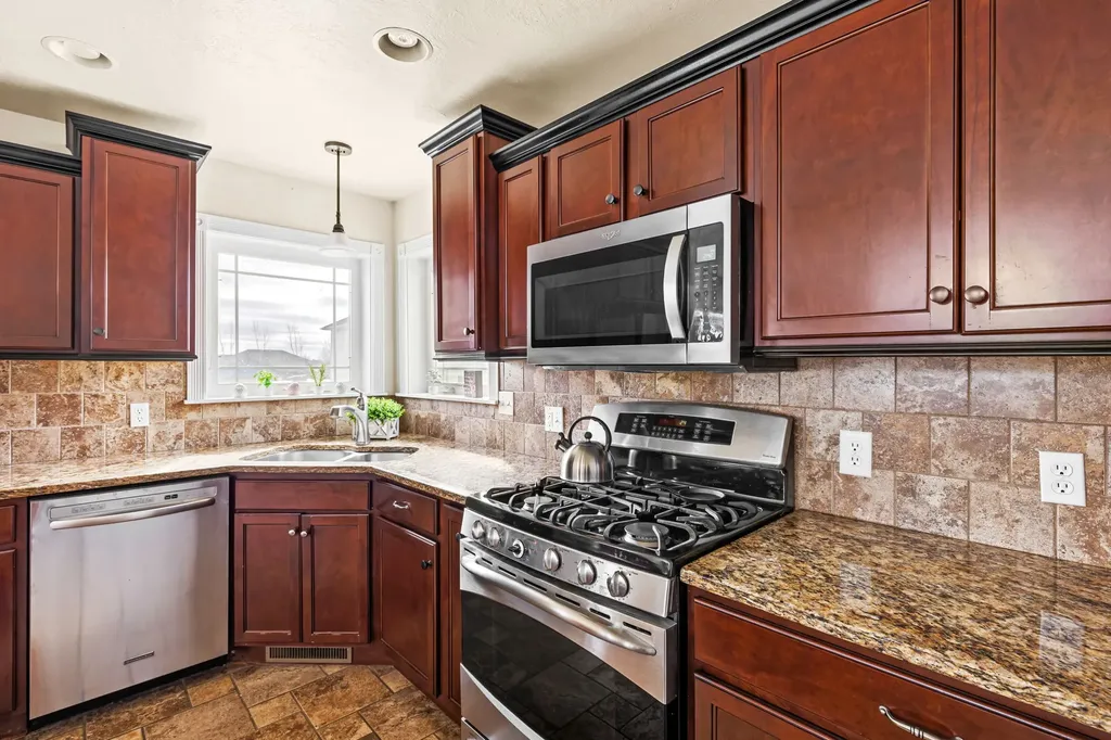 1012 46th Avenue NE Great Falls MT 59404