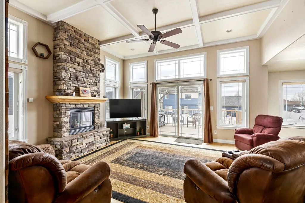 1012 46th Avenue NE Great Falls MT 59404