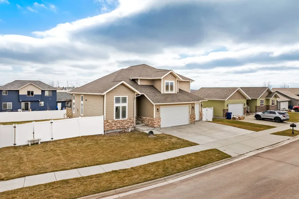 1012 46th Avenue NE Great Falls MT 59404
