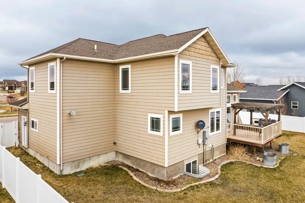 1012 46th Avenue NE Great Falls MT 59404
