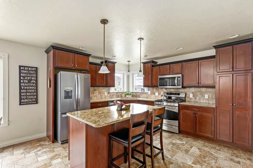 1012 46th Avenue NE Great Falls MT 59404