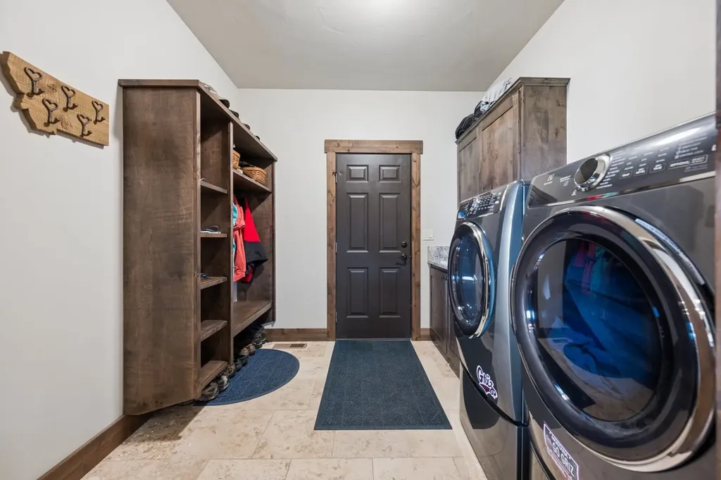 1620 Moon Bow Loop Kalispell MT 59901