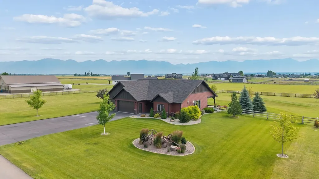1620 Moon Bow Loop Kalispell MT 59901