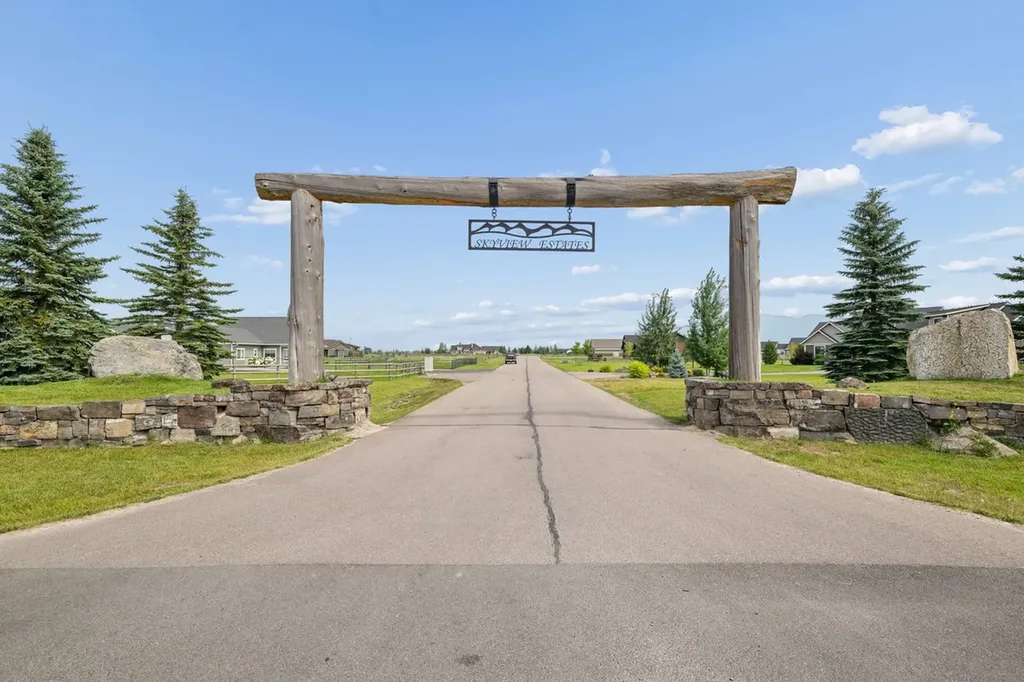 1620 Moon Bow Loop Kalispell MT 59901
