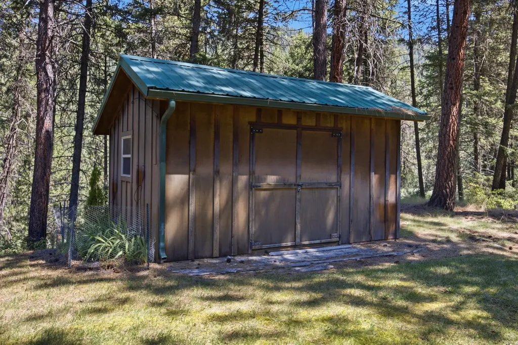 56 W River Ridge Lane Superior MT 59872