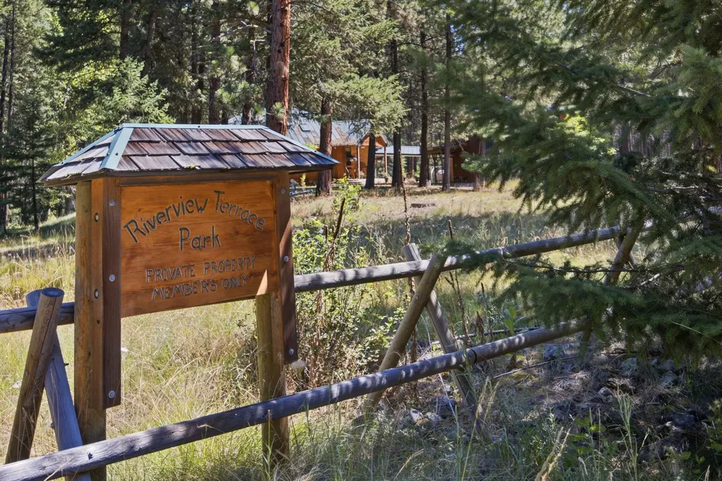 56 W River Ridge Lane Superior MT 59872