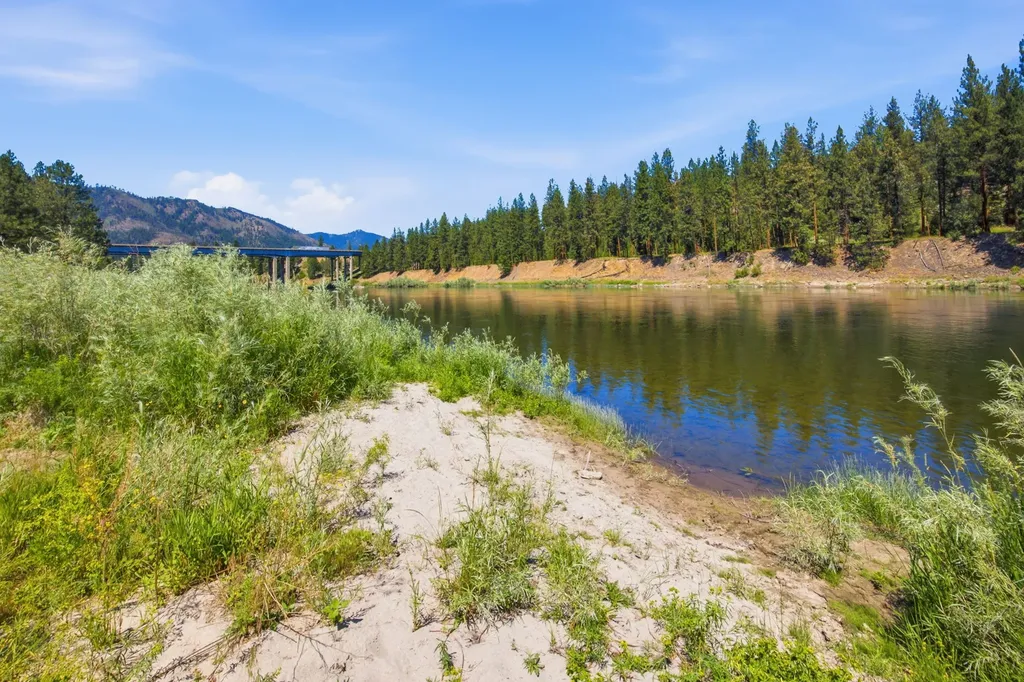 56 W River Ridge Lane Superior MT 59872