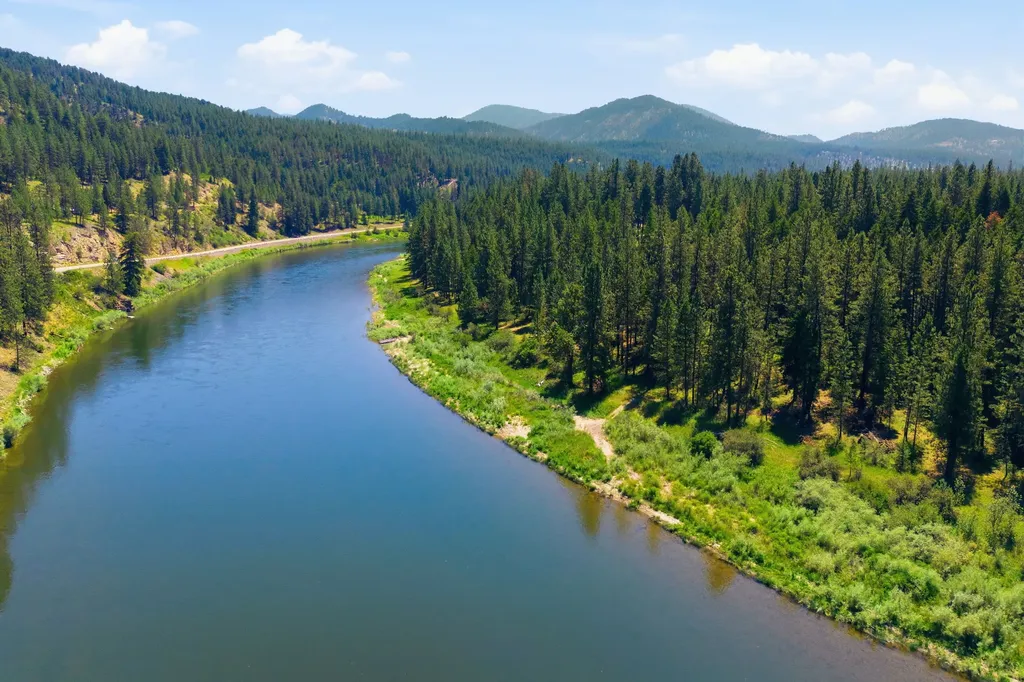 56 W River Ridge Lane Superior MT 59872