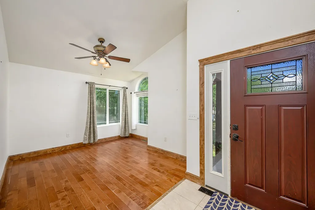 102 S 3rd Street Roberts MT 59070