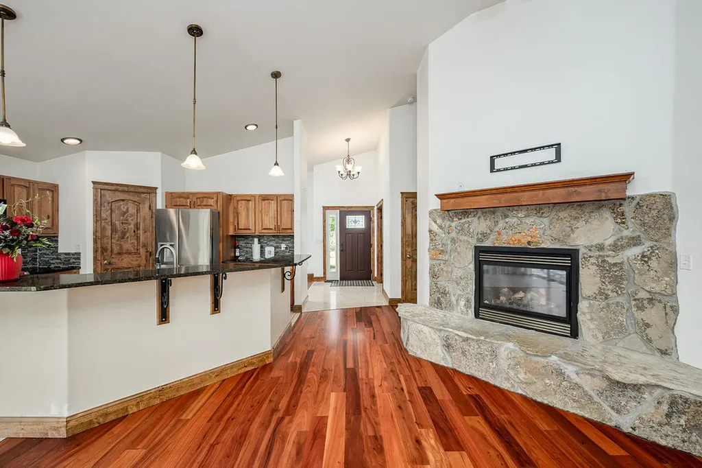 102 S 3rd Street Roberts MT 59070