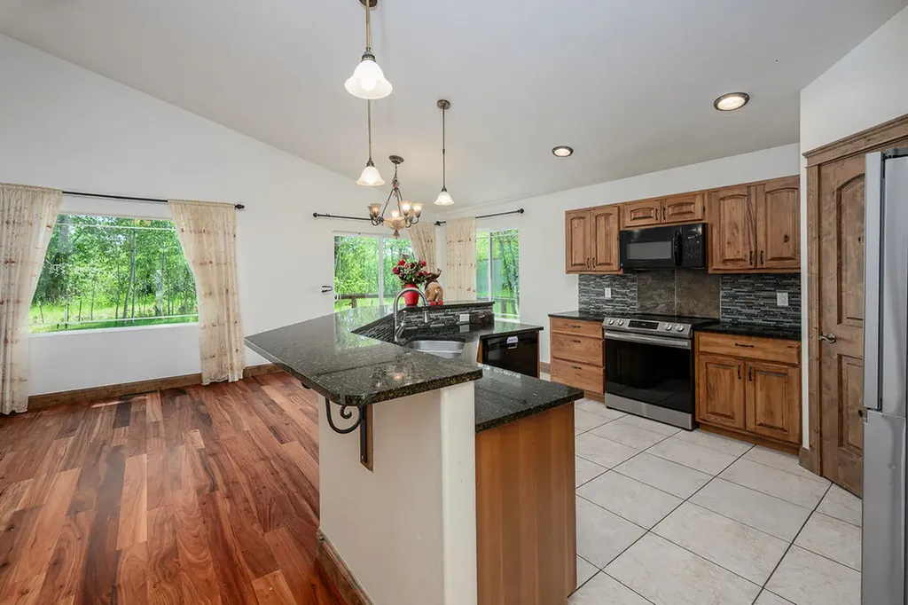 102 S 3rd Street Roberts MT 59070