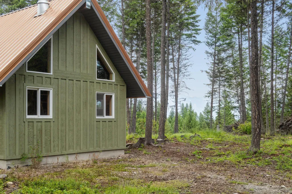 925 Yelping Coyote Run Trego MT 59934